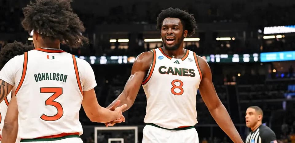 Joueurs de Miami se félicitant lors d'un match
