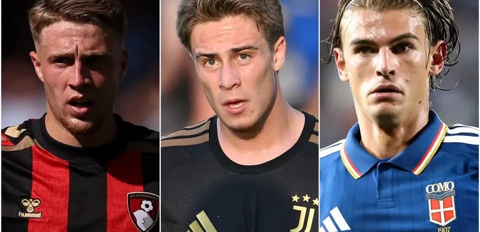 Trois joueurs de football en portrait individuel