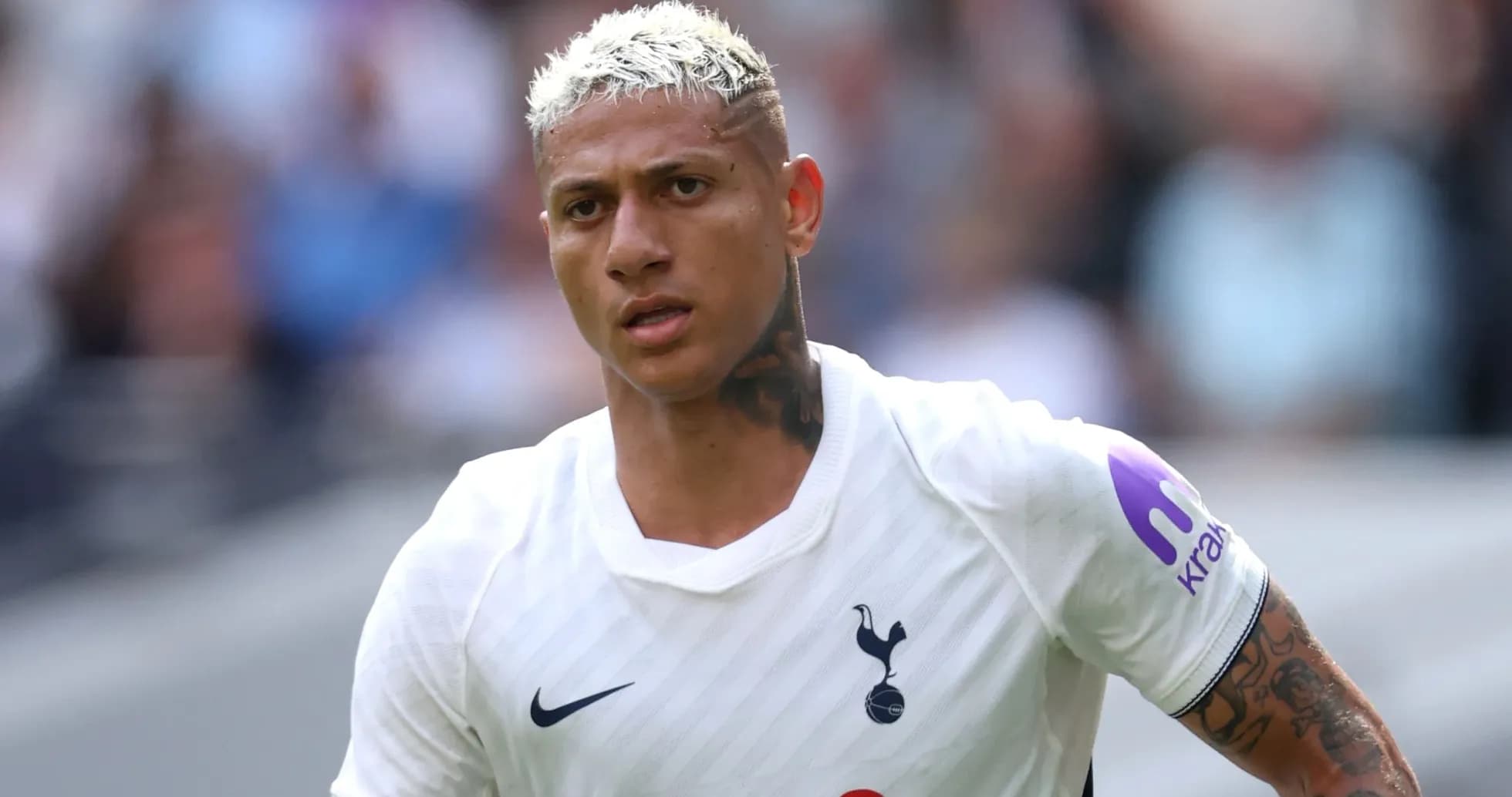 Joueur de Tottenham en action sur le terrain