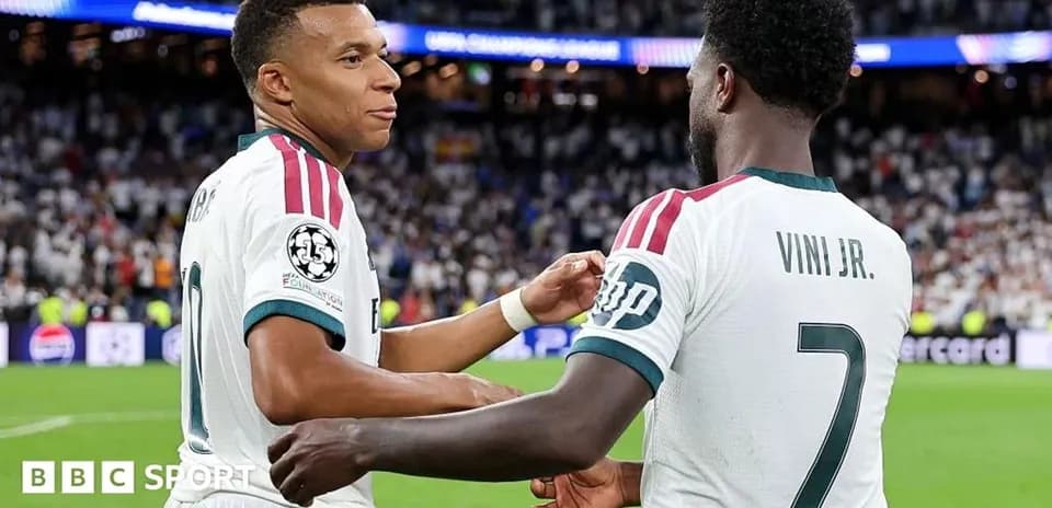 Mbappé et Viní Jr. célébrant sur le terrain