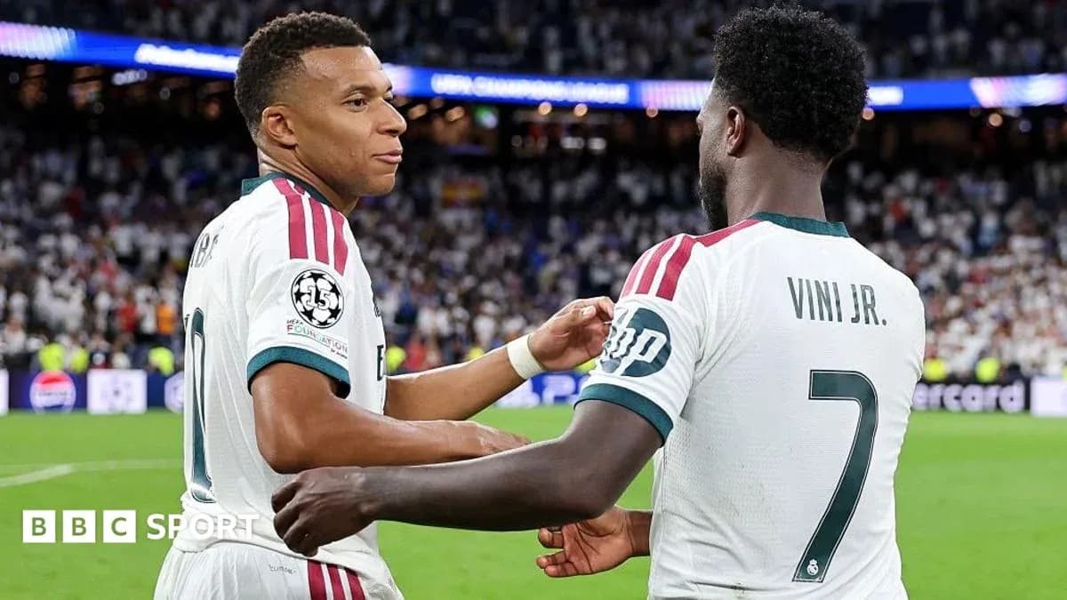 Mbappé et Viní Jr. célébrant sur le terrain