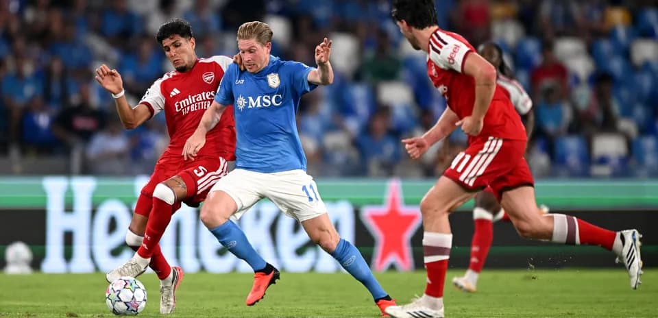 Joueurs en action lors d'un match de football