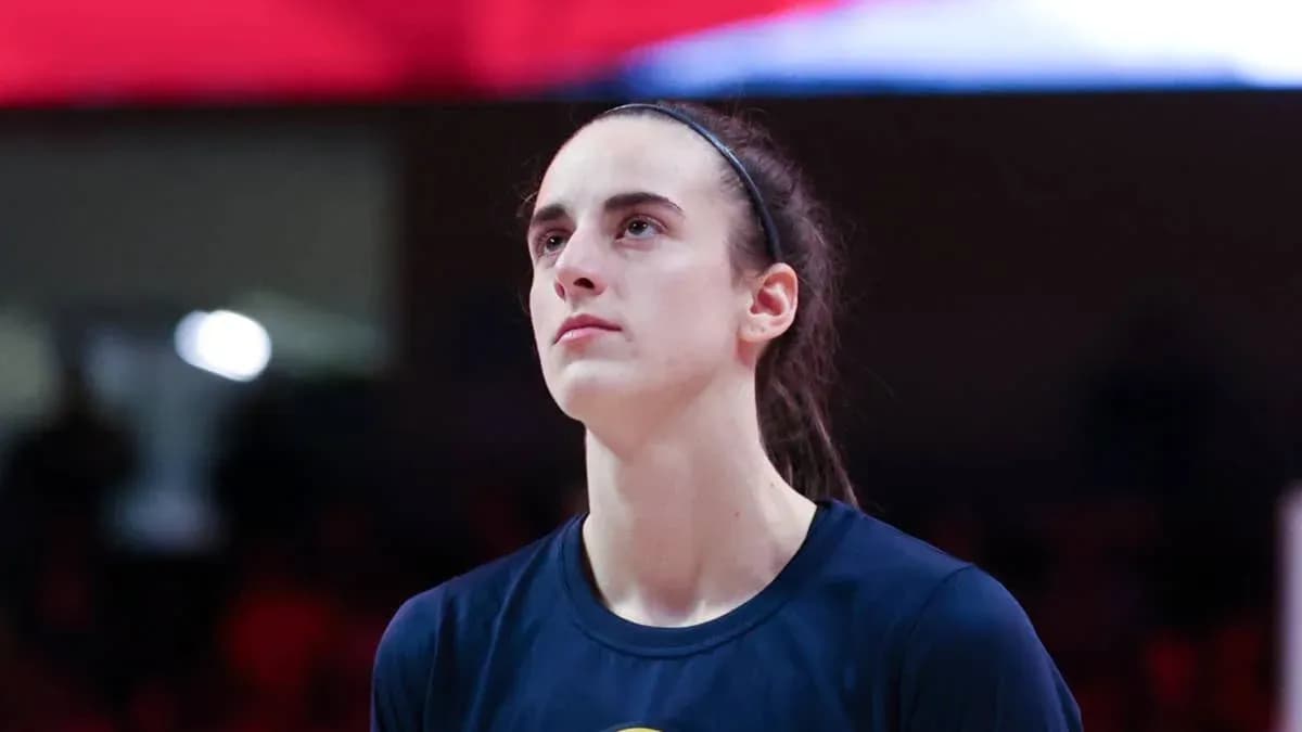 Joueuse de basket se préparant avant le match