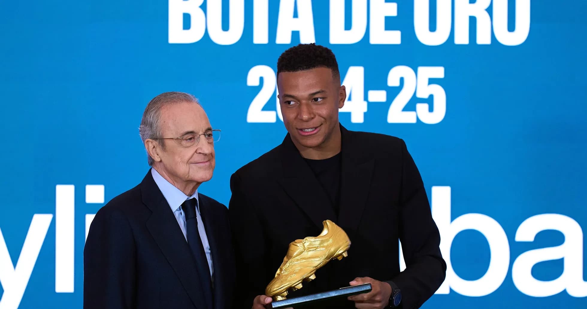 Kylian Mbappé recevant la Bota de Oro 2024-25