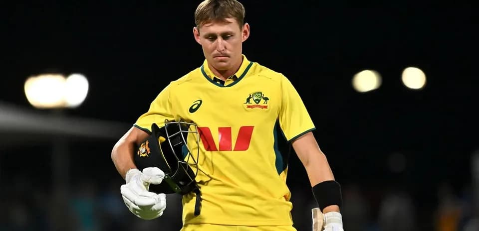 Joueur australien quittant le terrain après son élimination