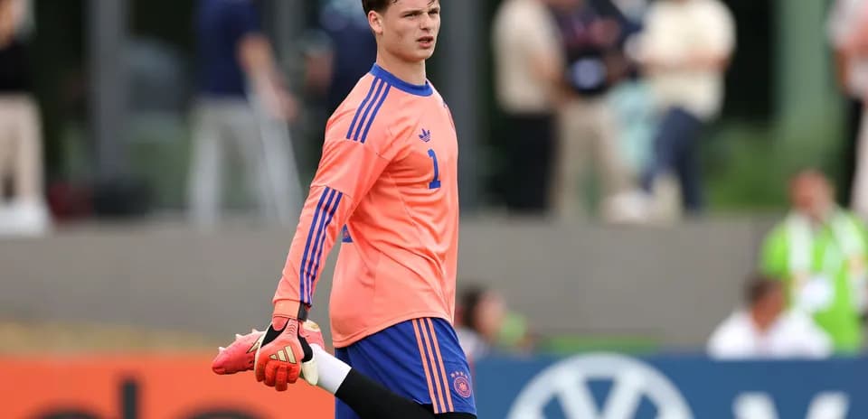 Gardien de but s'échauffant avant le match