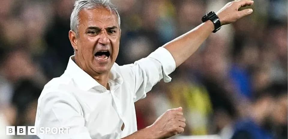 Entraîneur donnant des instructions lors d'un match