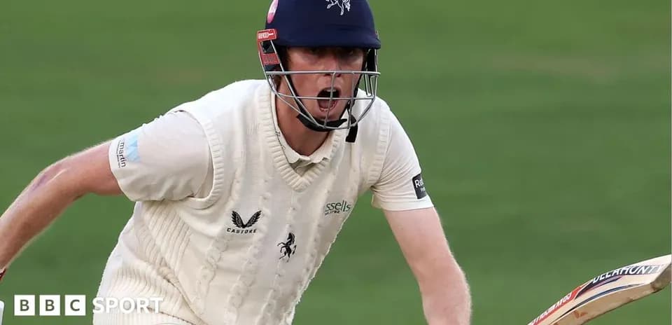 Joueur de cricket célébrant après un coup réussi