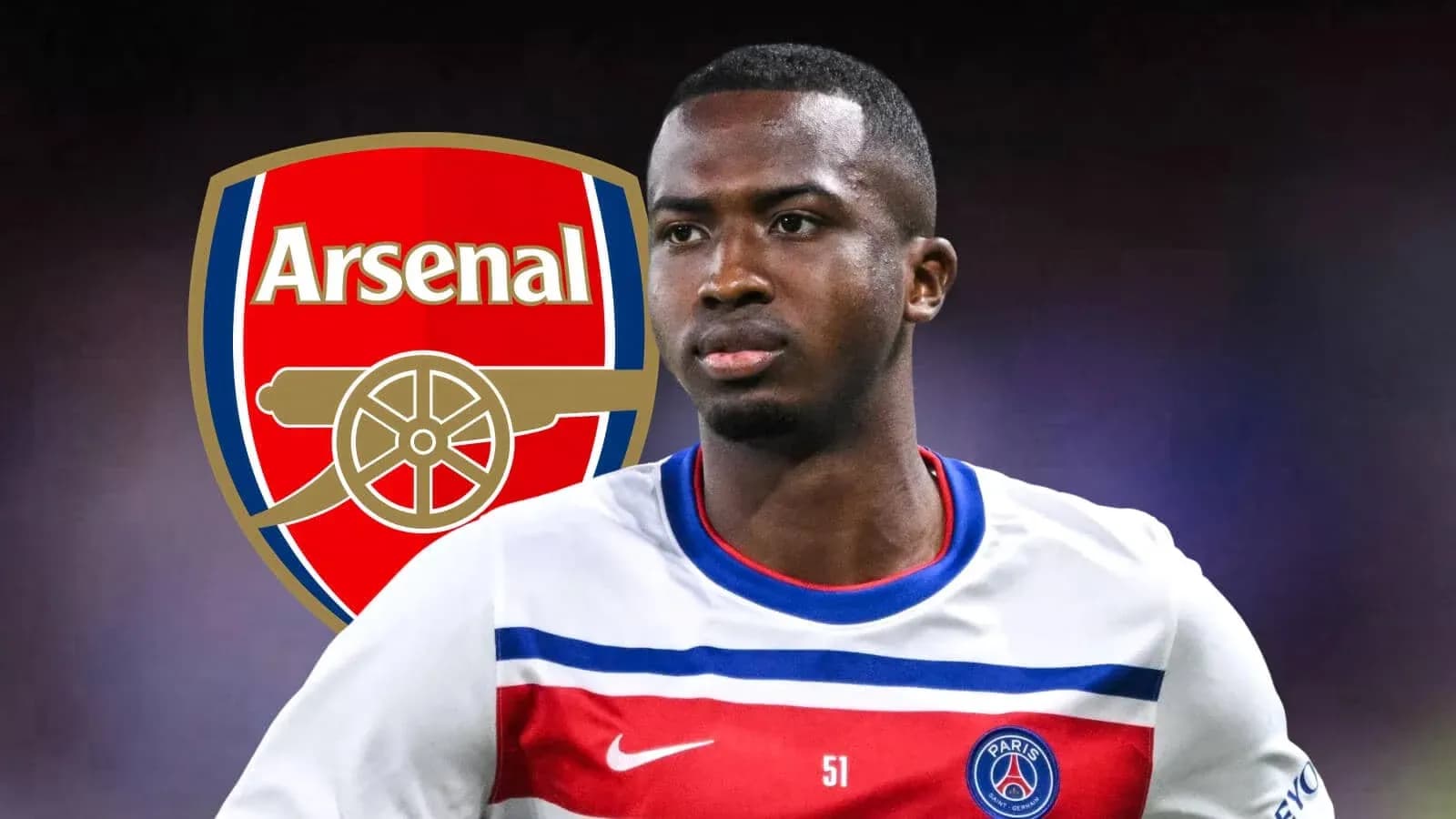 Joueur de football avec logo d'Arsenal en arrière-plan