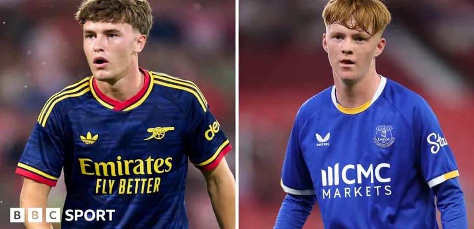 Joueurs d'Arsenal et Everton sur le terrain