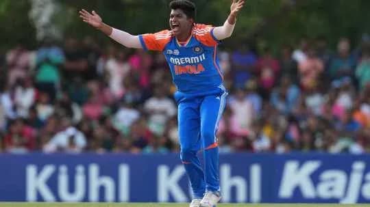 Joueur indien réclamant un wicket lors du match