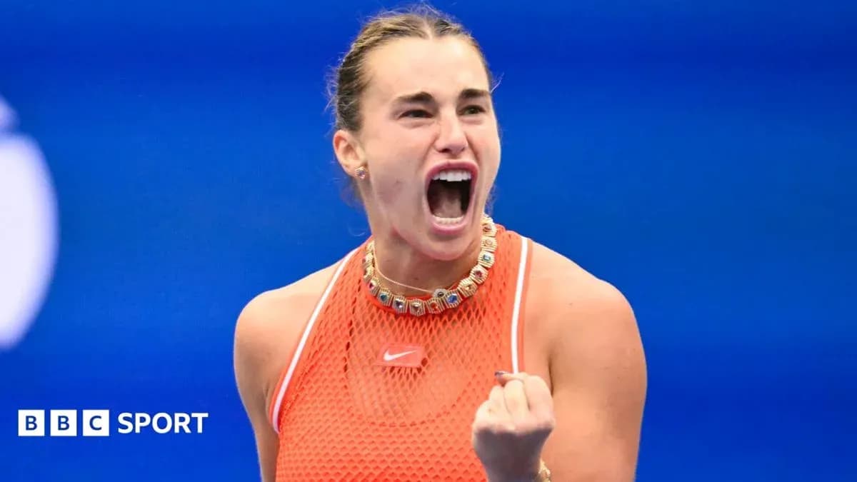 Joueuse de tennis célébrant une victoire sur le court