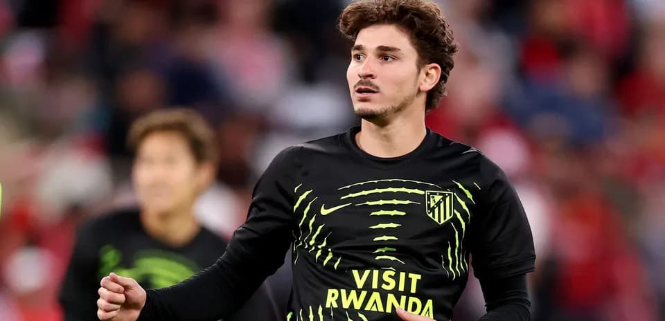 Joueur s'échauffant avant le match avec Atlético Madrid