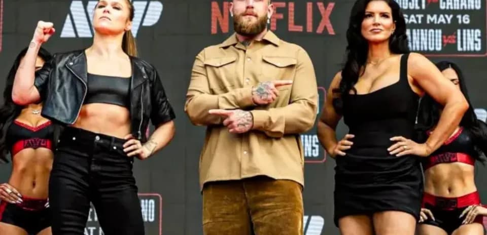 Ronda Rousey et Gina Carano lors de la pesée
