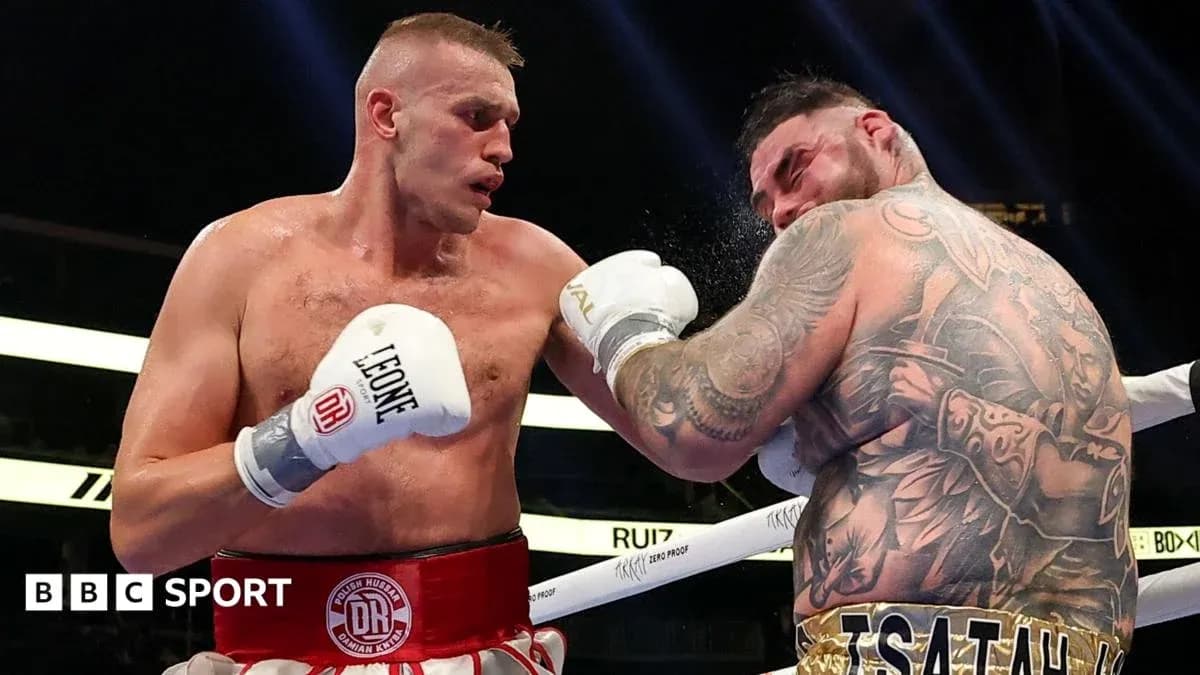 Boxeurs s'affrontant sur le ring lors d'un match