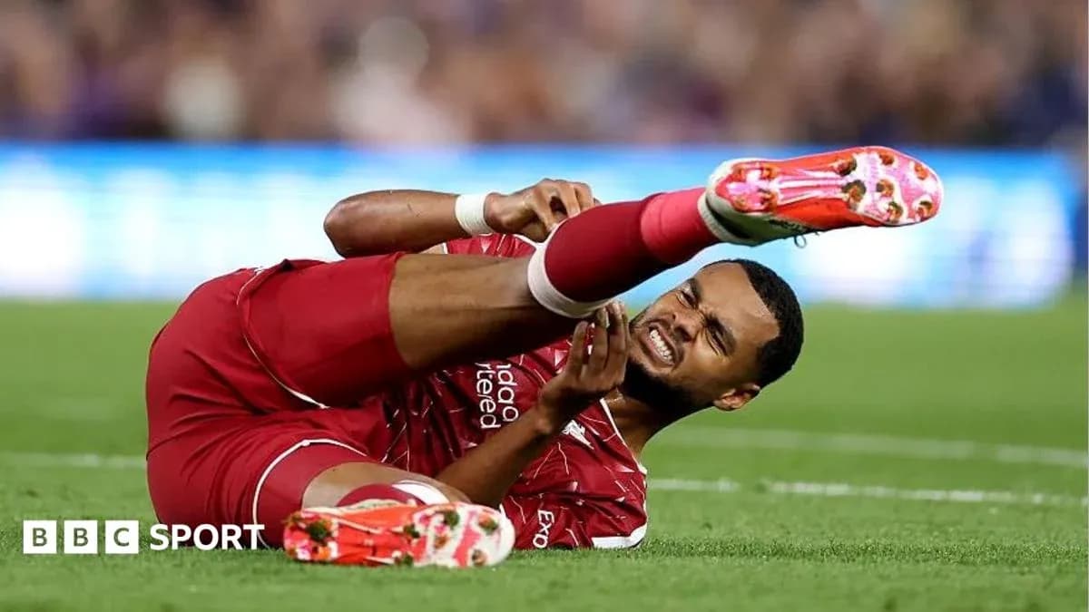 Joueur de Liverpool blessé au sol lors du match