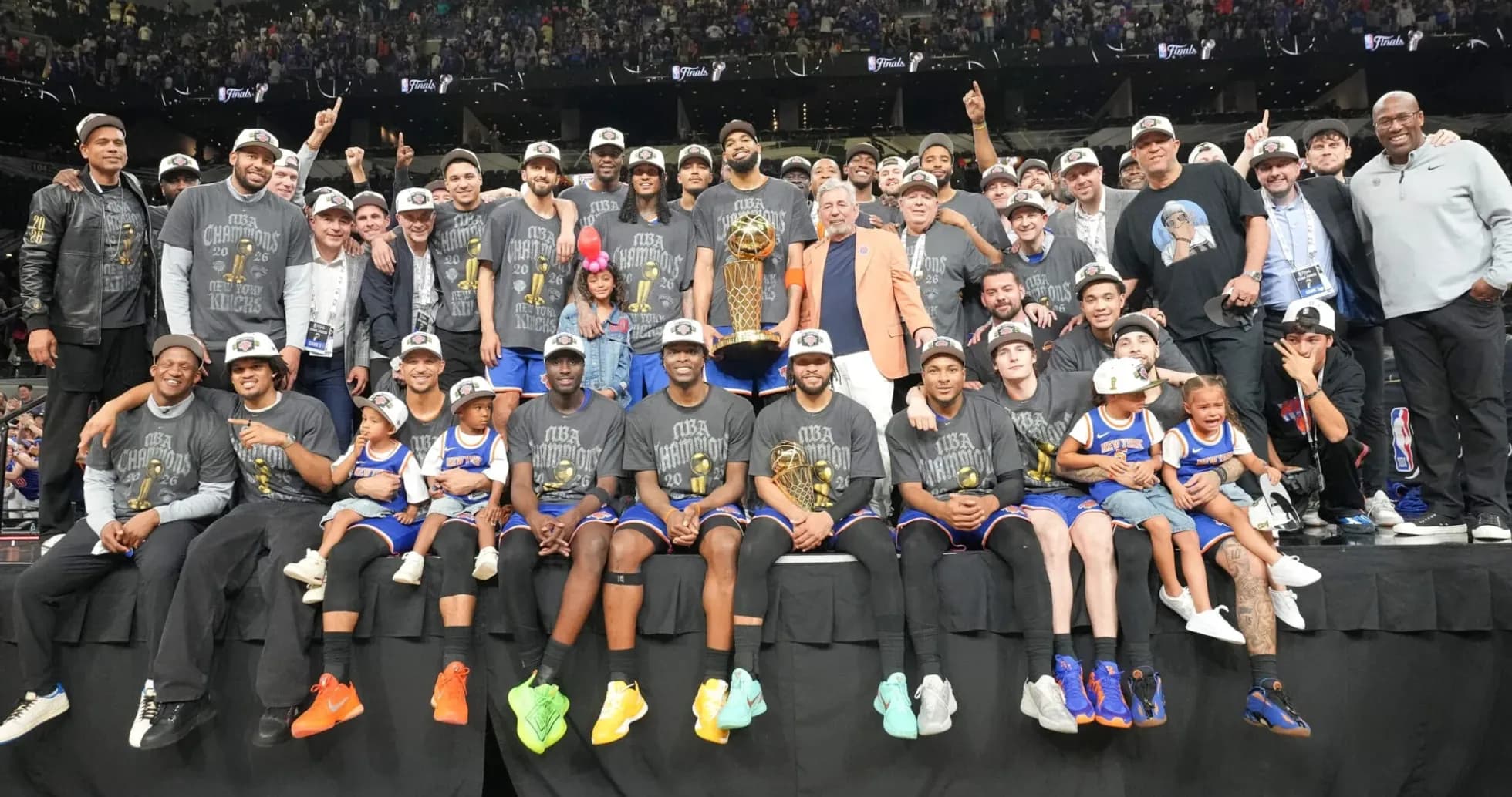 Équipe des New York Knicks célébrant leur victoire au championnat