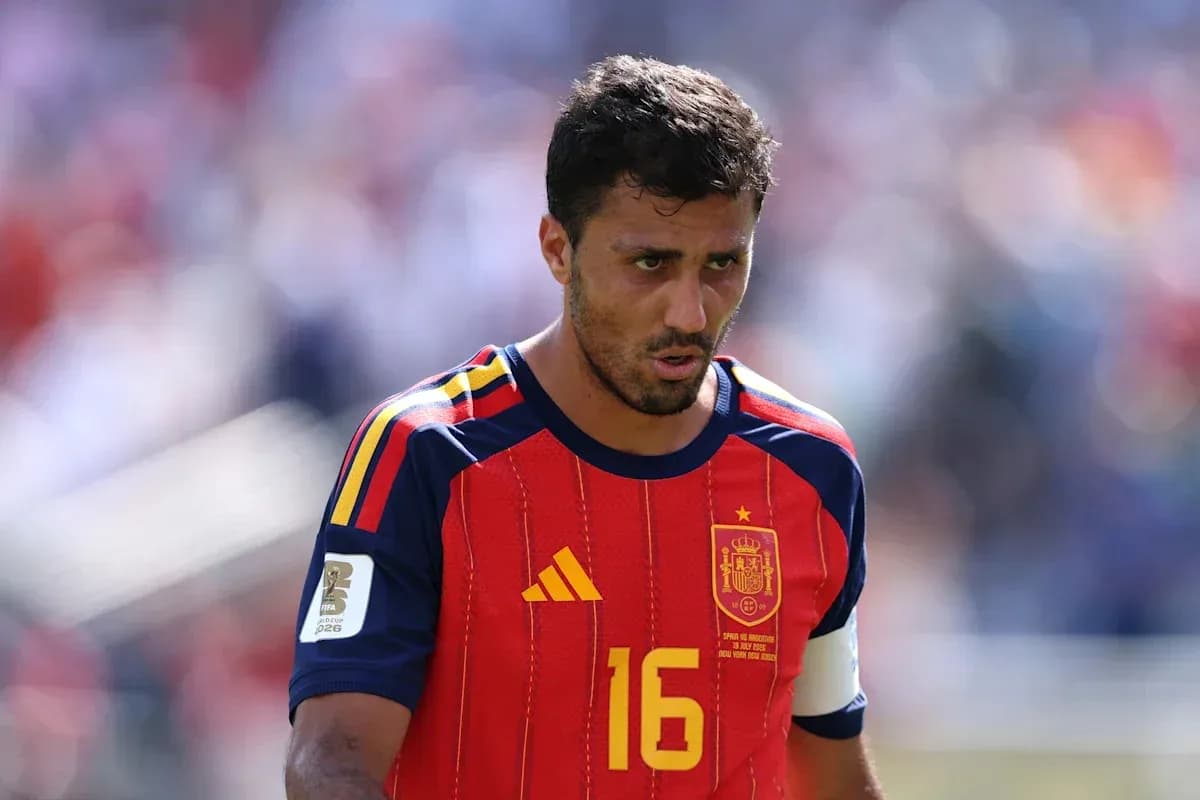 Joueur espagnol en maillot rouge lors d'un match