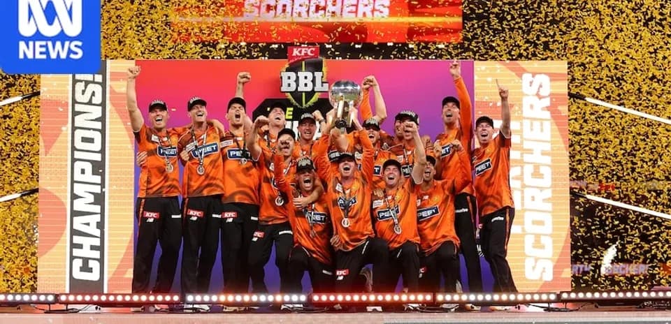 Joueurs de Perth Scorchers célébrant leur victoire