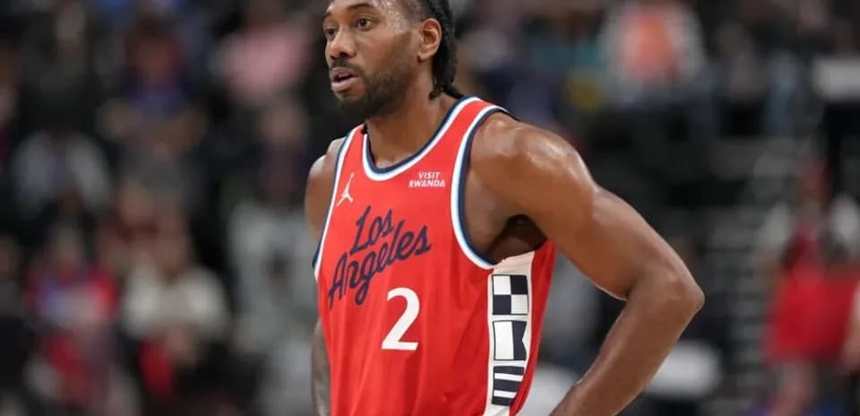 Joueur en tenue des Los Angeles Clippers sur le terrain
