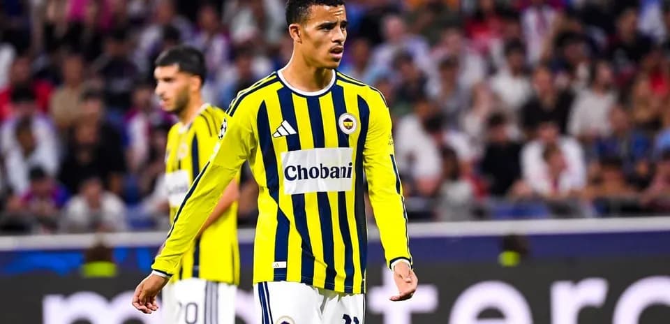Joueur de Fenerbahçe sur le terrain lors d'un match