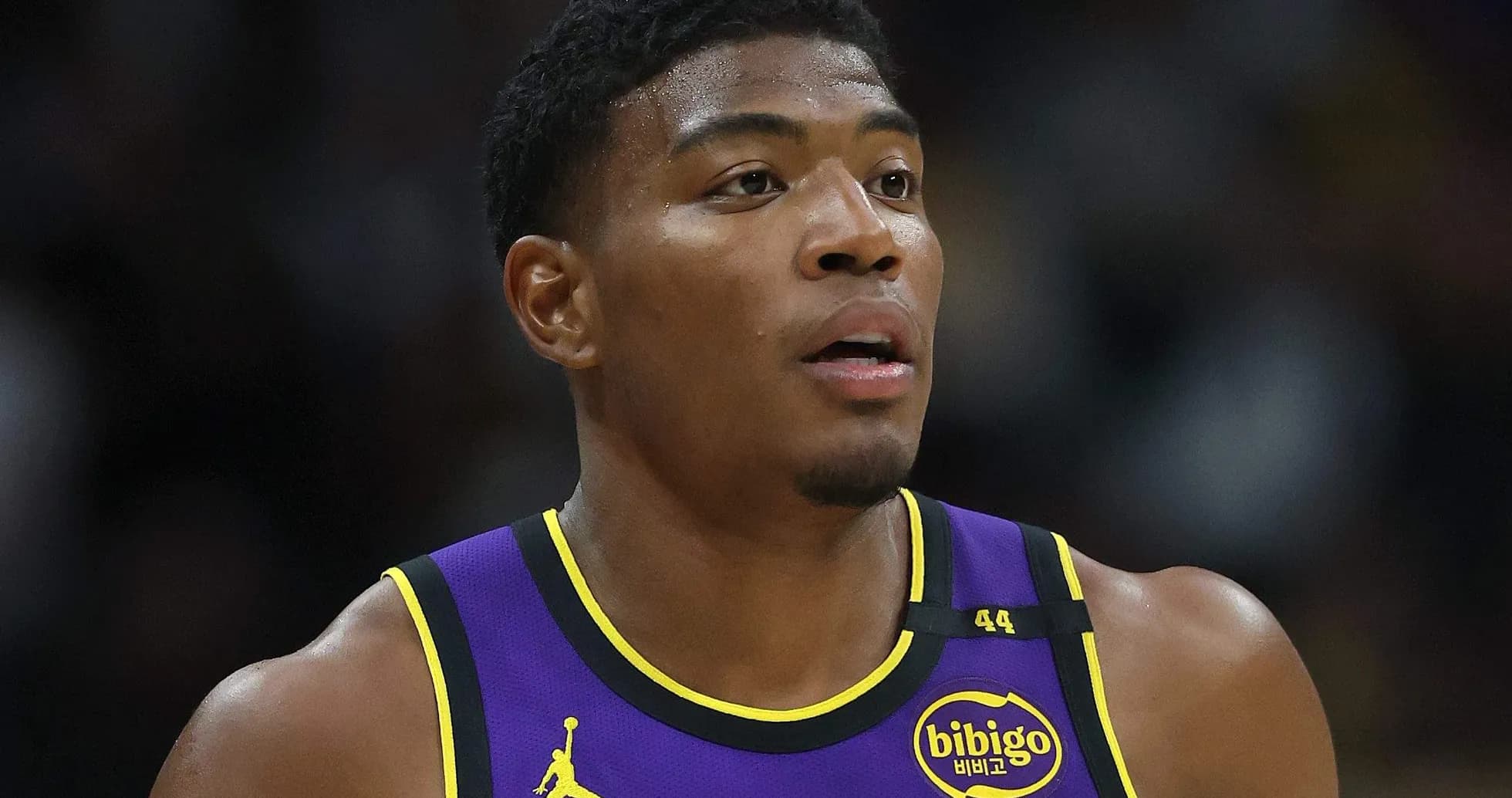 Joueur des Lakers en action sur le terrain