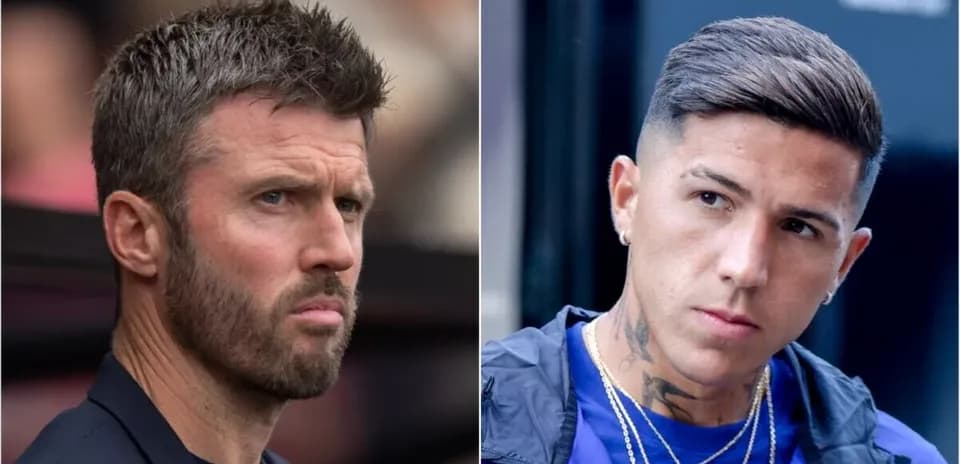 Deux hommes posant, l'un avec une barbe, l'autre tatoué
