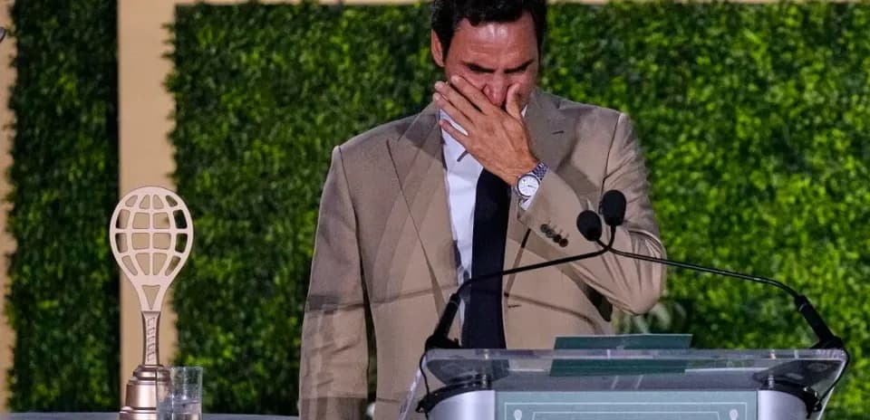 Roger Federer s'exprimant lors d'une cérémonie