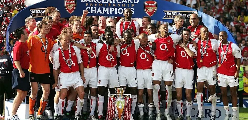 Équipe d'Arsenal célébrant le titre de champion