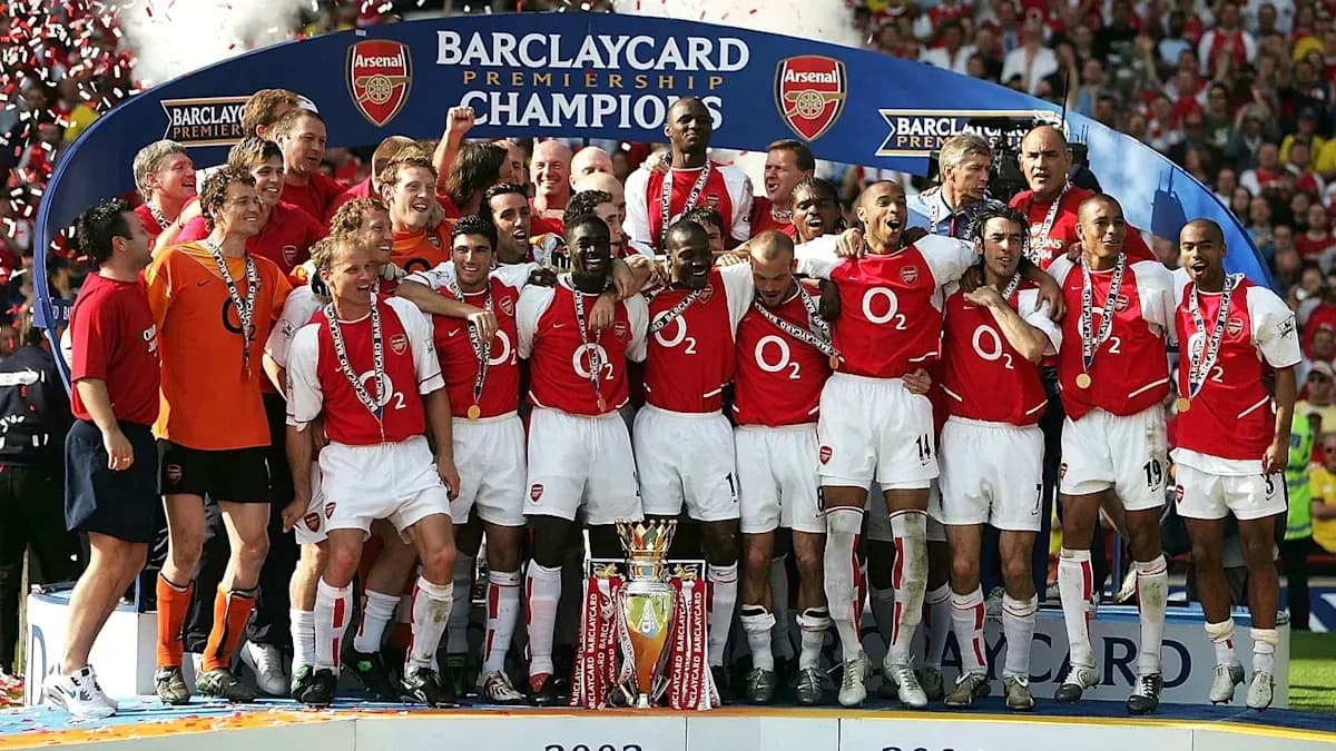 Équipe d'Arsenal célébrant le titre de champion