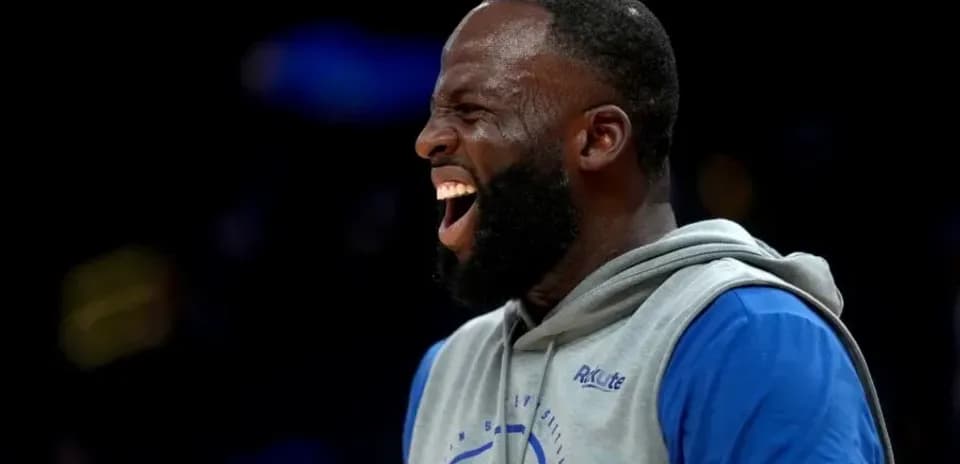 Joueur riant lors d'un entraînement des Warriors