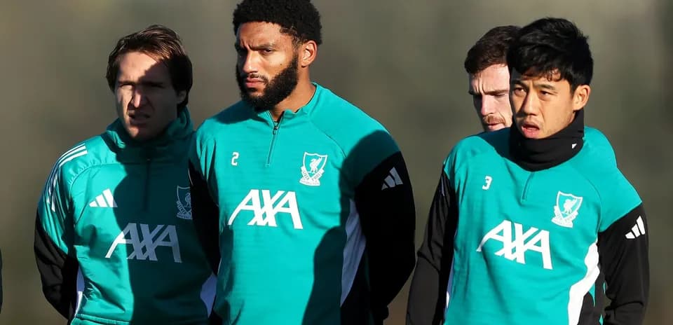 Joueurs de Liverpool en tenue d'entraînement