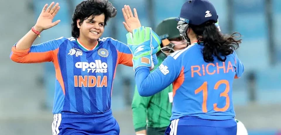 Joueuses indiennes célébrant un wicket lors du match