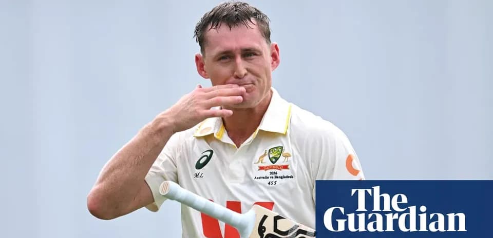 Joueur de cricket australien saluant le public