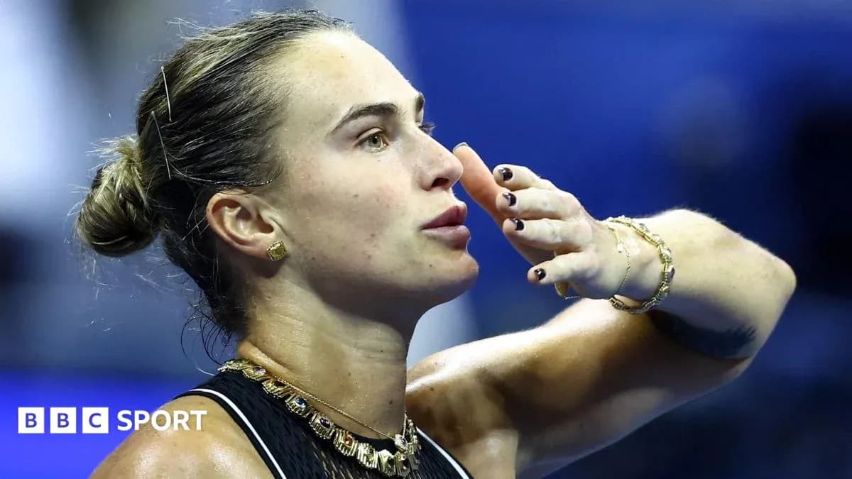 Joueuse de tennis saluant le public après le match