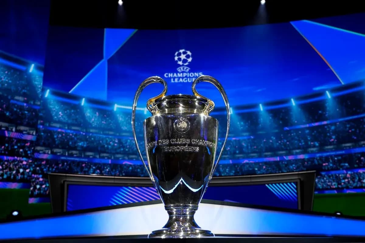 Trophée de la Ligue des champions sur scène