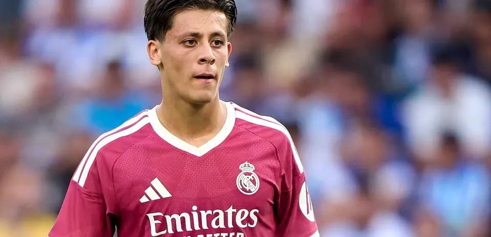 Joueur de football portant le maillot du Real Madrid