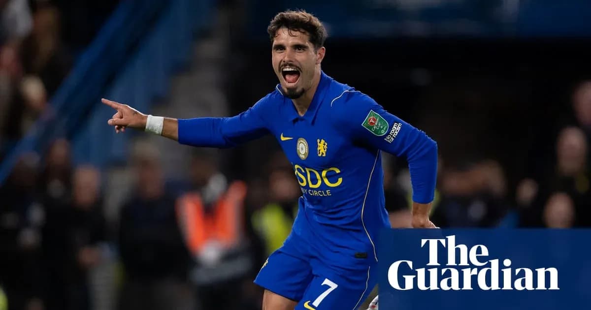 Joueur de Chelsea célébrant un but avec enthousiasme