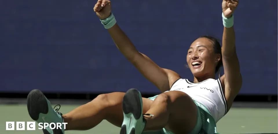 Joueuse de tennis célébrant sur le court