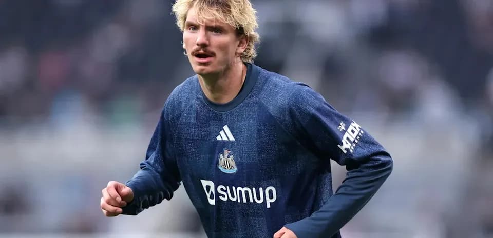 Joueur de Newcastle en train de s'échauffer