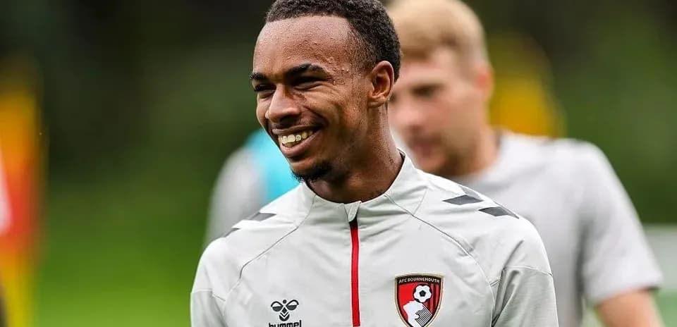 Joueur souriant lors d'une séance d'entraînement