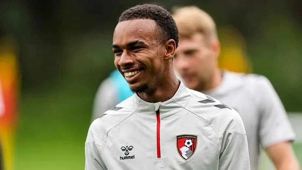 Joueur souriant lors d'une séance d'entraînement