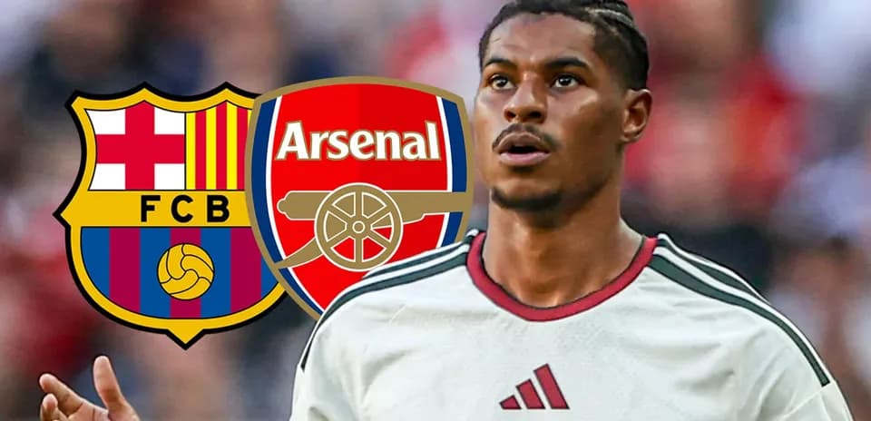 Joueur avec logos de FC Barcelone et Arsenal