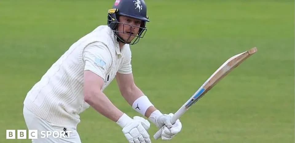 Joueur de cricket prêt à frapper la balle