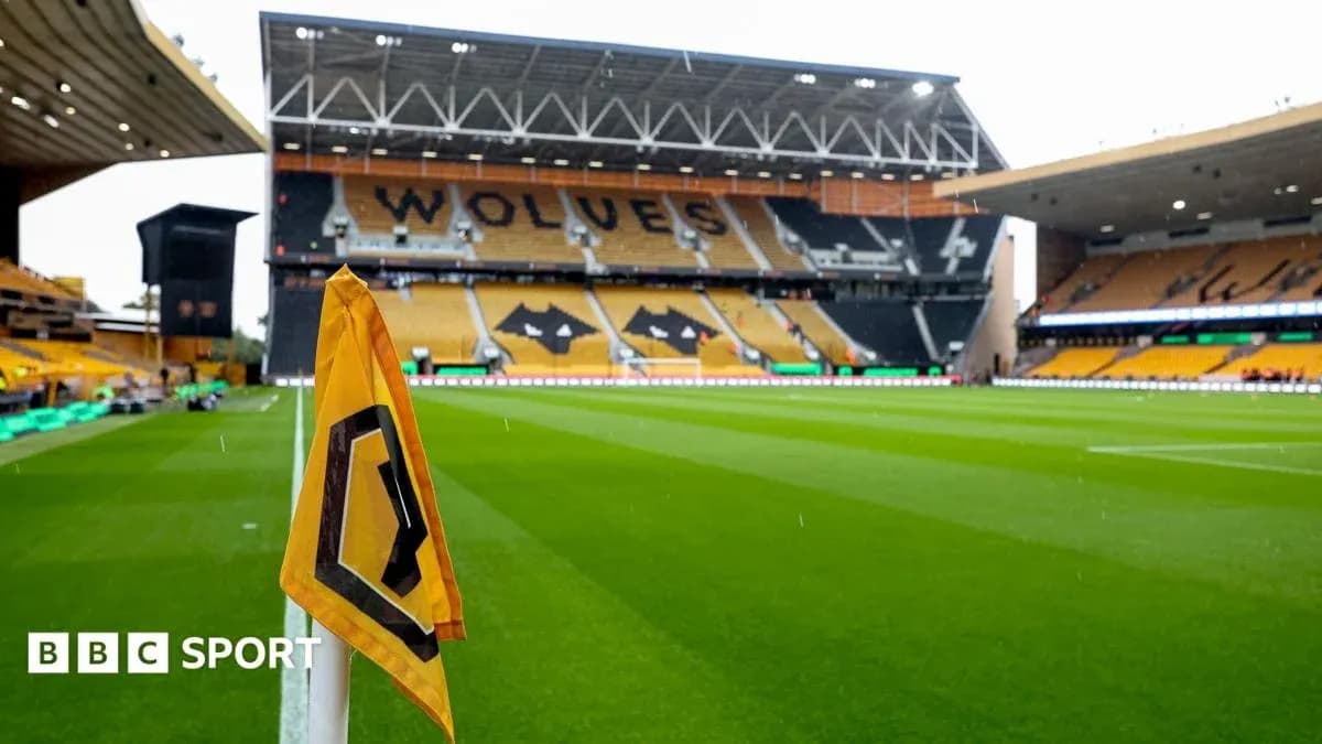 Stade de Wolverhampton avec drapeau de coin visible