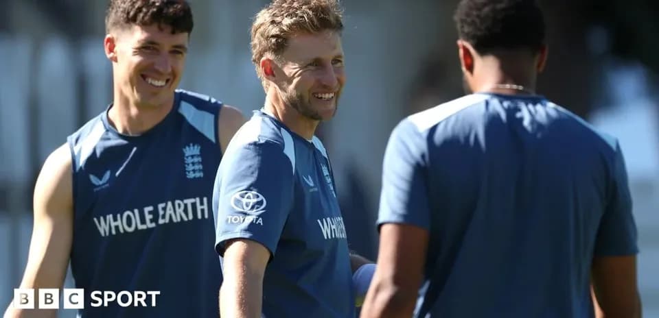 Joueurs anglais riant lors d'une séance d'entraînement
