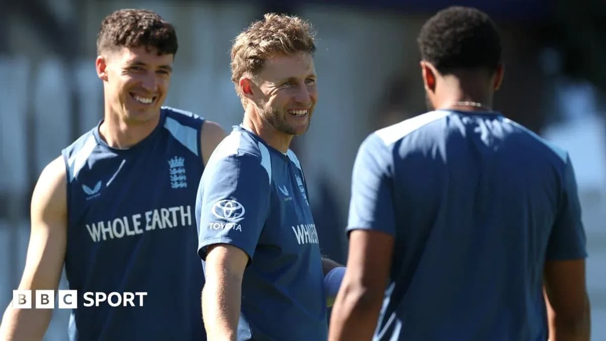 Joueurs anglais riant lors d'une séance d'entraînement