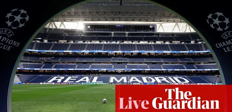 Vue du stade avec le nom REAL MADRID en lettres géantes