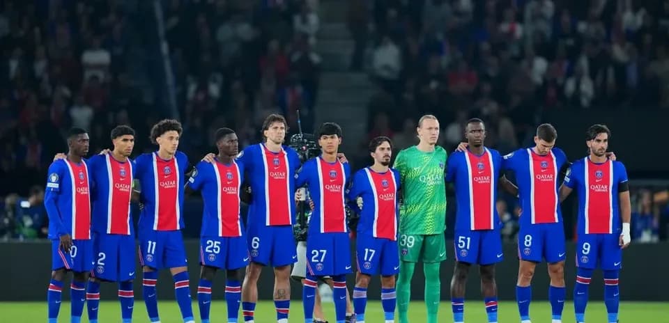 Joueurs du PSG en formation avant un match