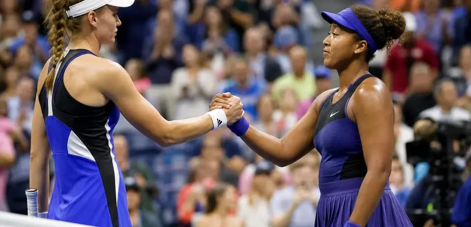 Joueuses se serrant la main après le match